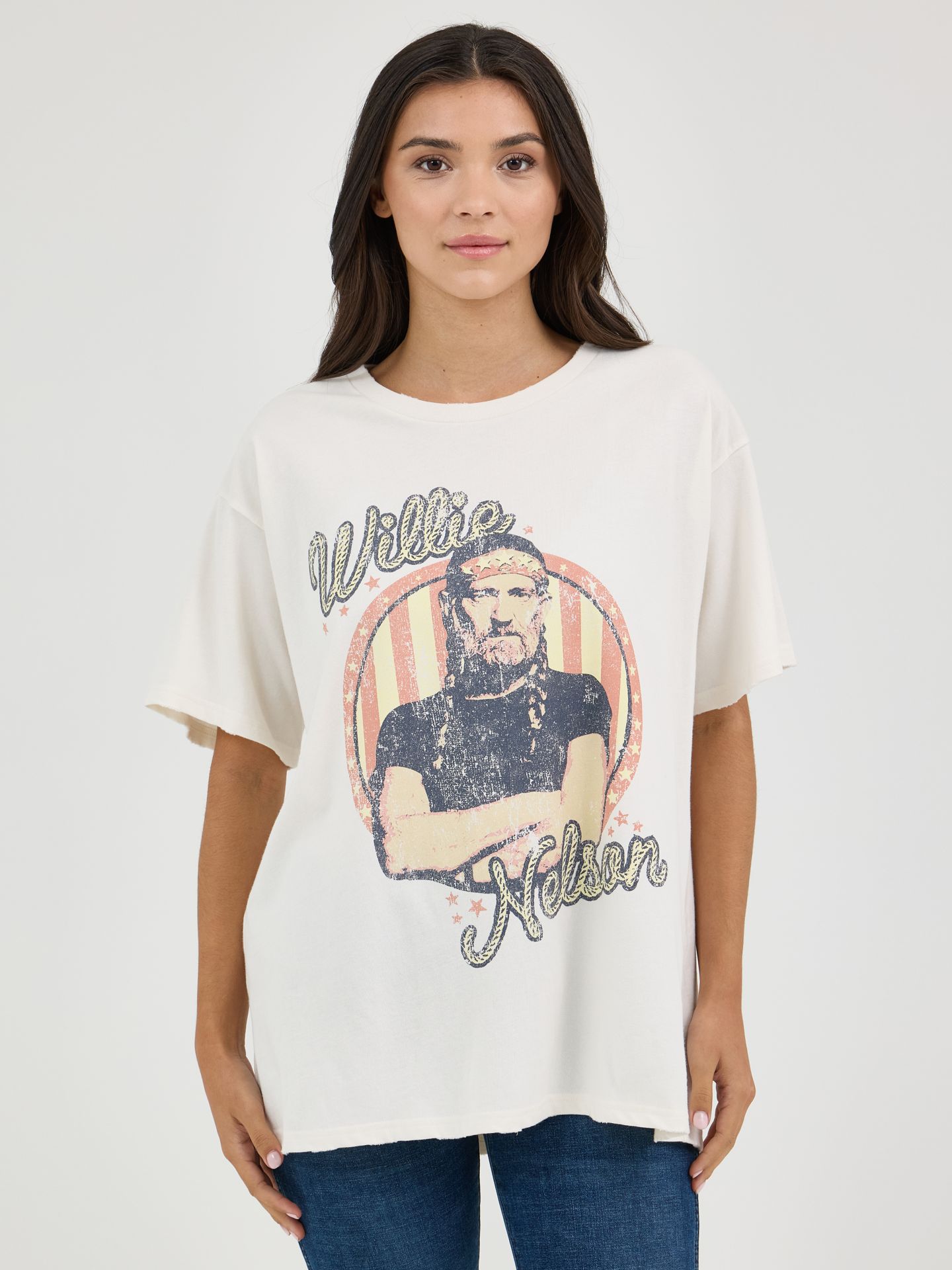 Женская футболка Wrangler Willie Nelson Oversized Band, цвет: Зефирный — фото 2