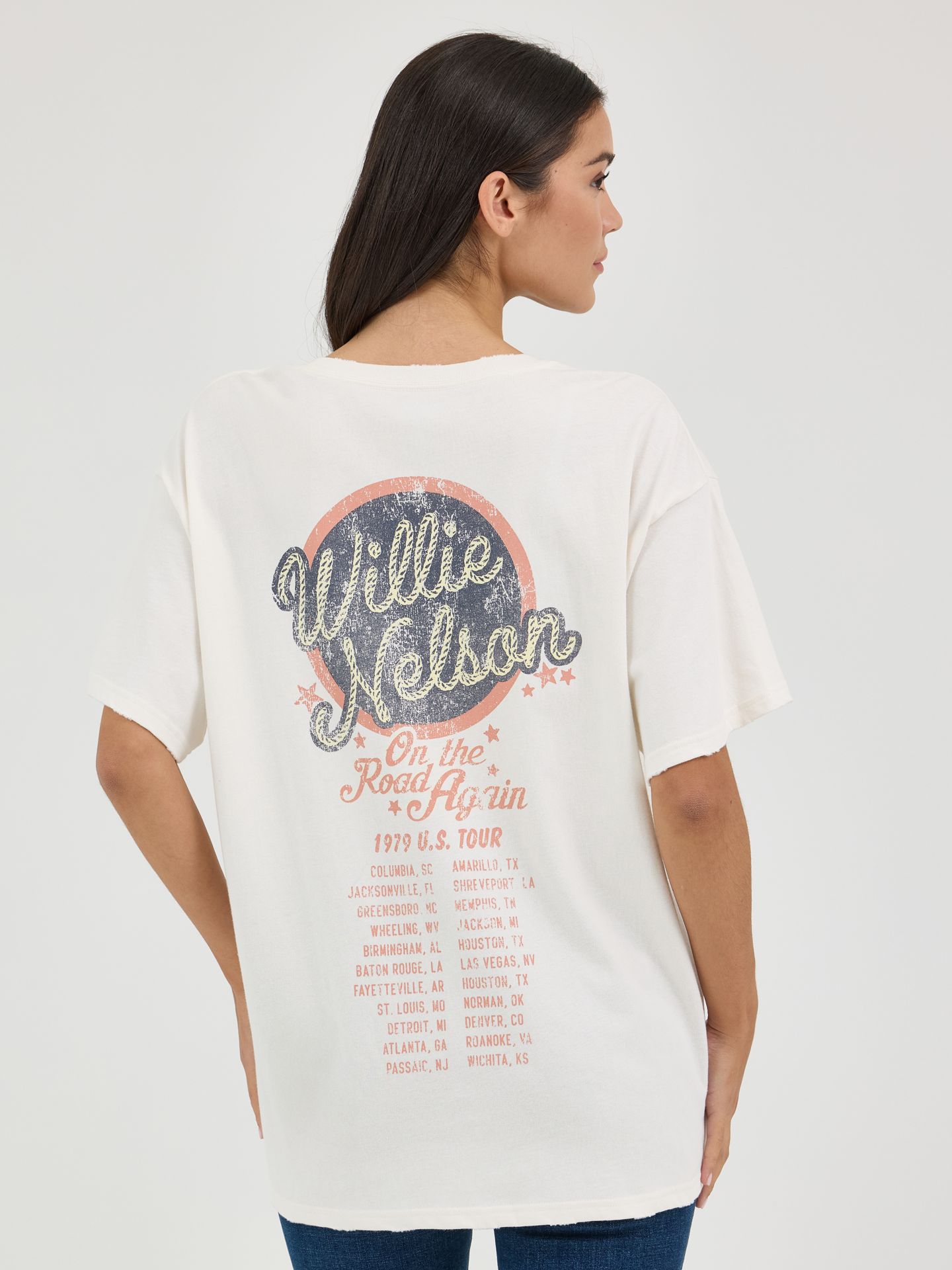 Женская футболка Wrangler Willie Nelson Oversized Band, цвет: Зефирный — фото 3