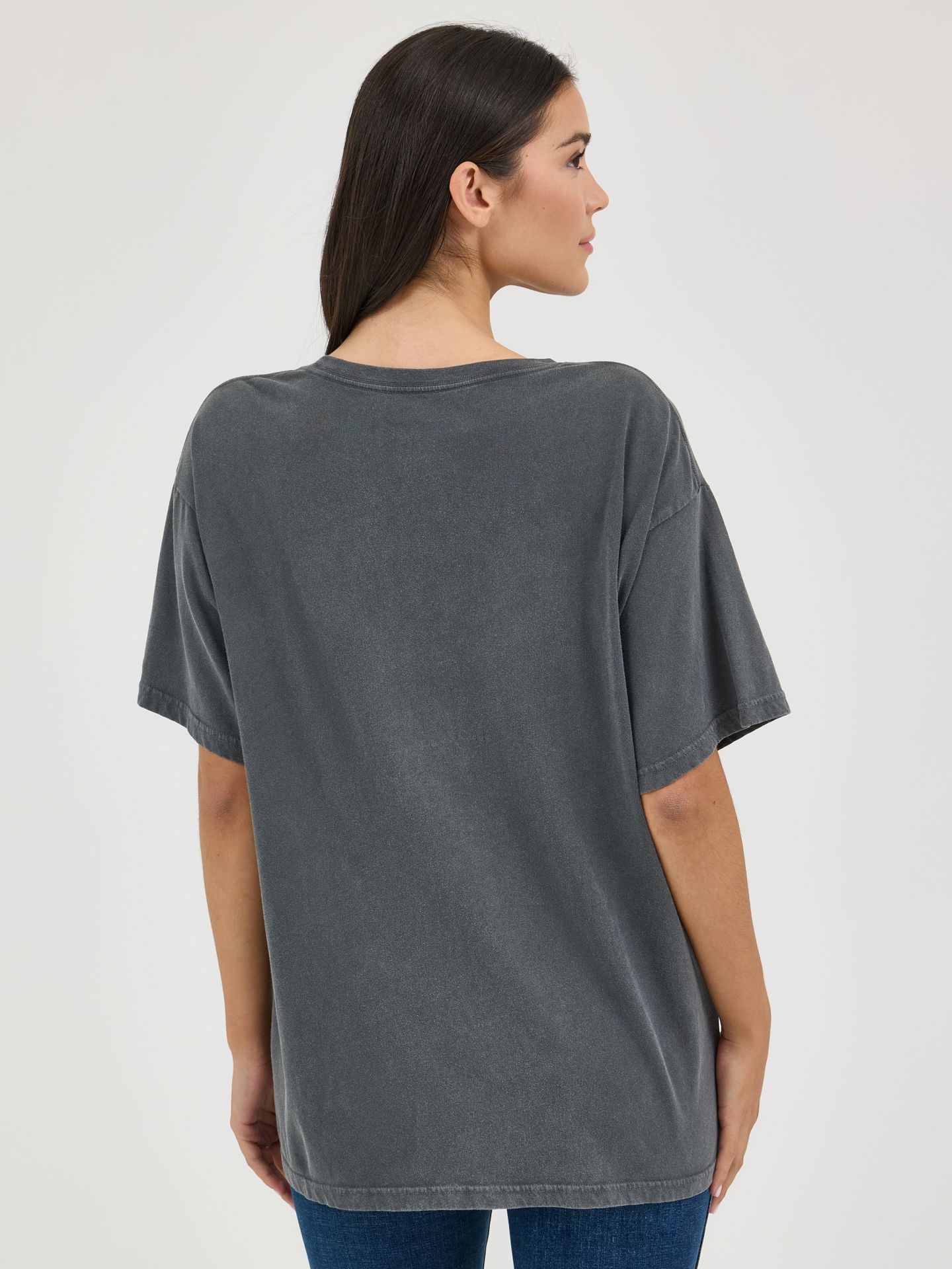 Женская футболка Wrangler Loretta Lynn Oversized Band, цвет: Угольно-чёрный — фото 3