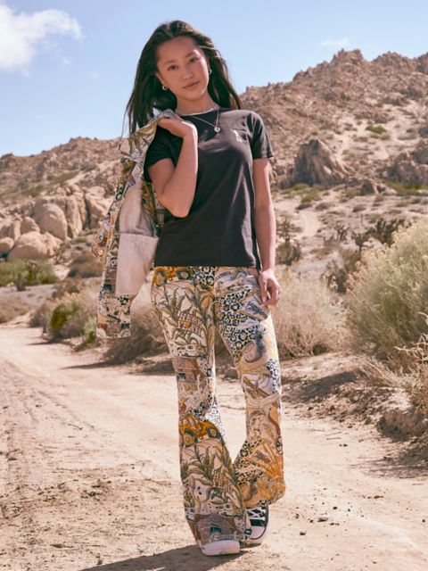Детские брюки-клёш Wrangler x Lainey Wilson Life of Lainey, цвет: С принтом