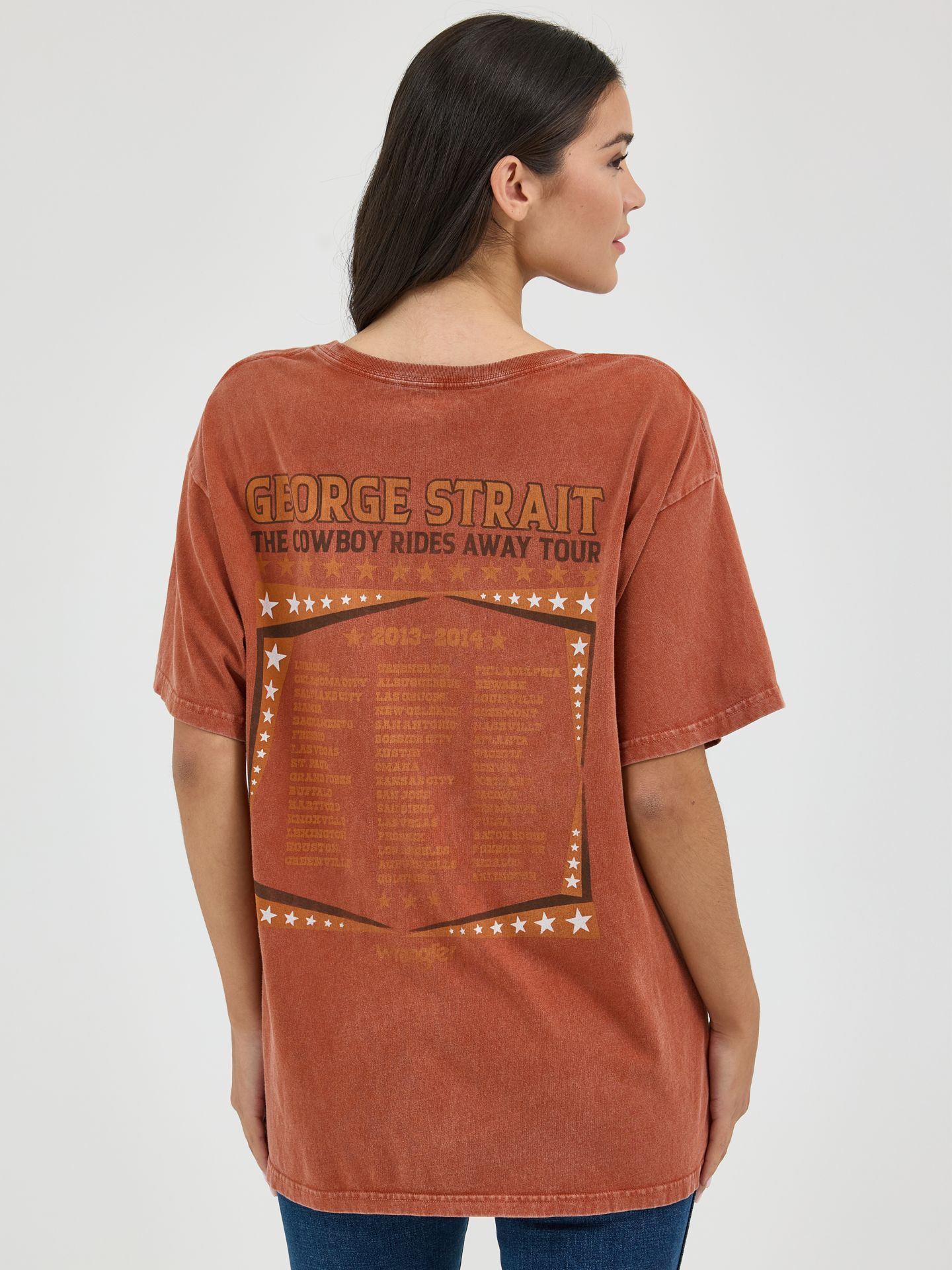 Женская футболка Wrangler George Strait Oversized Band, цвет: Минеральный варёный — фото 2