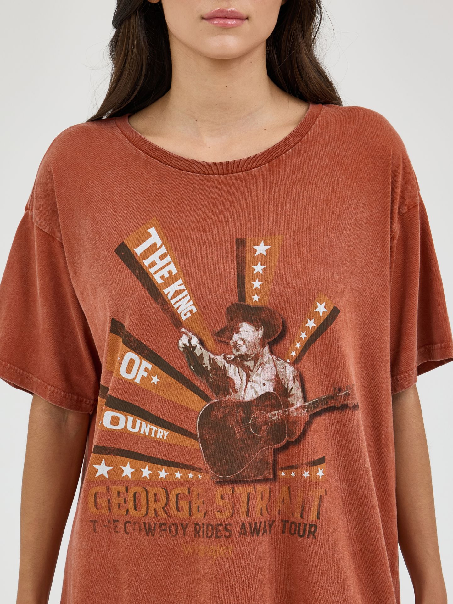 Женская футболка Wrangler George Strait Oversized Band, цвет: Минеральный варёный — фото 3