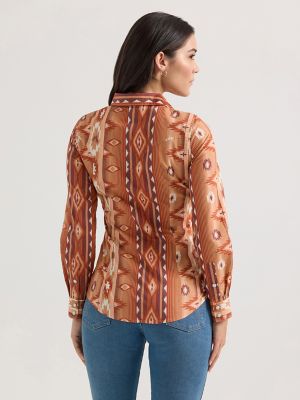 Women's Checotah Classic Western Snap Shirt in Fiery Checotah alternative view 2