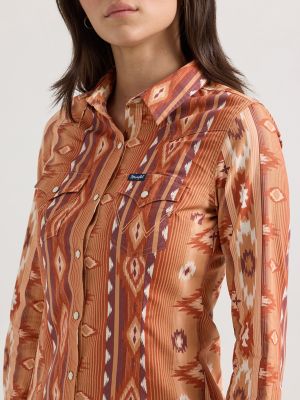 Women's Checotah Classic Western Snap Shirt in Fiery Checotah alternative view 3