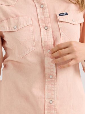 Women's Wrangler Colorwash Slim Western Snap Shirt in Pink alternative view 5