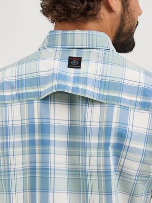 Wrangler ATG™ Men's Cedar Zip Pocket Plaid Shirt in Iceberg alternative view 5