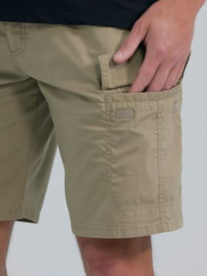 Wrangler ATG&trade; Men's Highland Cargo Short in Dusty Olive alternative view