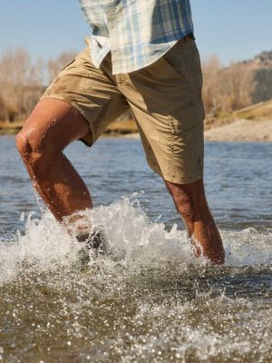 Wrangler ATG Men's Highland Cargo Short in Elmwood alternative view