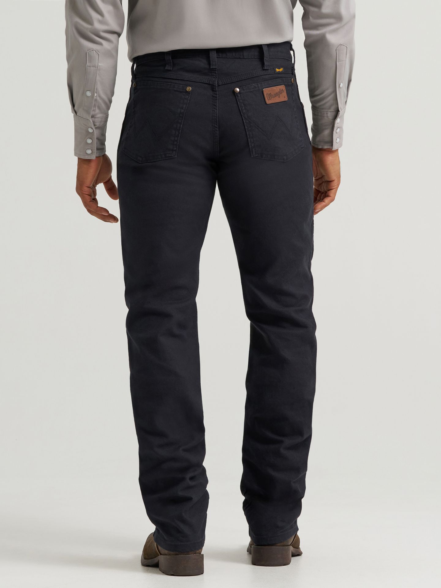 Мужские джинсы Wrangler Premium Performance Tough Comfort Cowboy Cut® Regular Fit Canvas Jean, цвет: Чёрный — фото 2