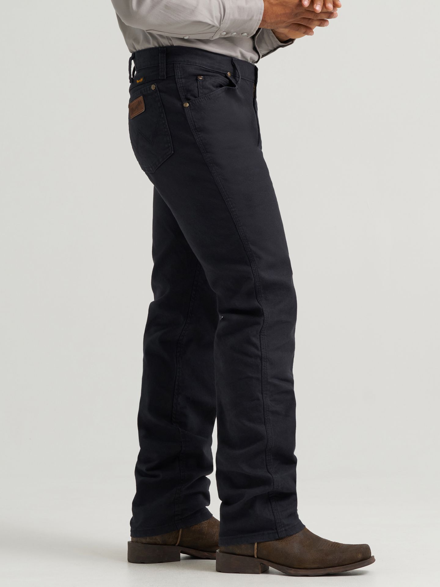 Мужские джинсы Wrangler Premium Performance Tough Comfort Cowboy Cut® Regular Fit Canvas Jean, цвет: Чёрный — фото 3