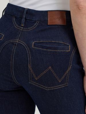 Women's Wrangler Bespoke High Rise Fashion Flare Jean in Adalyn alternative view 8