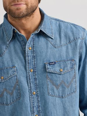 Men's Wrangler® Classic Denim Western Snap Shirt in Light Wash alternative view 5