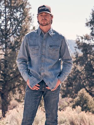 Men's Wrangler® Classic Denim Western Snap Shirt in Light Wash