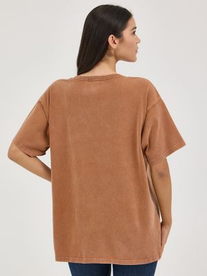 Women's Acid Wash Graphic Oversized Tee in Free Caramel