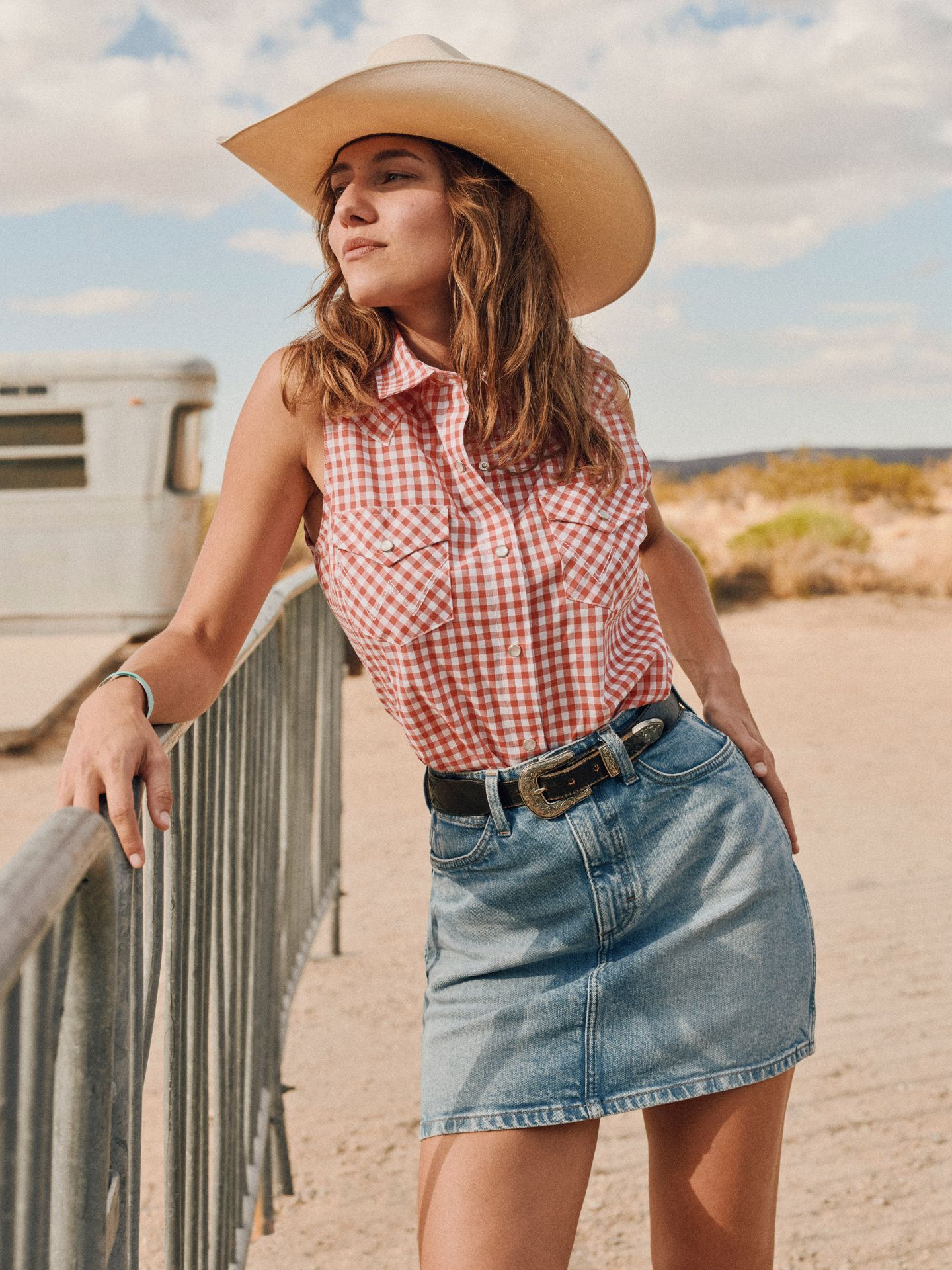 Женская футболка Wrangler Essential Western Snap Tank, цвет: Красный в мелкую клетку — фото 1
