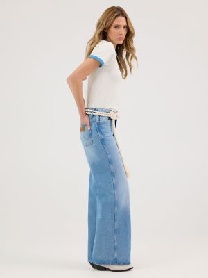 Women's Worldwide Mid Rise Wide Leg Jean in Rocky Wash