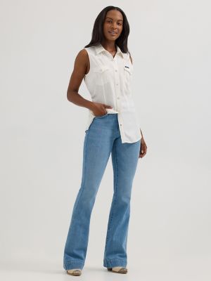 Women's Wrangler Retro® Textured Slim Western Snap Tank in White alternative view