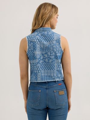 Women's Wrangler Print Denim Crop Western Snap Tank in Bandana Blue alternative view 2