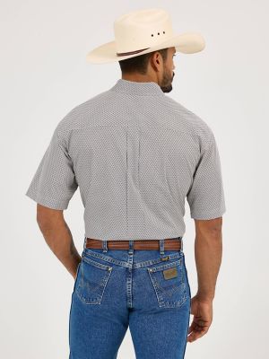 Wrangler® George Strait™ Short Sleeve One Pocket Button Down Shirt in Gray Cross Print alternative view