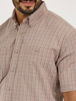 Wrangler® George Strait™ Short Sleeve Two Pocket Button Down Shirt in Buff Check
