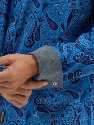 Men's Wrangler® Retro® Premium Long Sleeve Western Snap Printed Shirt in Bold Navy Paisley alternative view 5