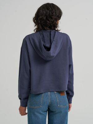 Women's Wrangler Graphic Cropped Relaxed Hoodie in Odyssey Gray alternative view 2