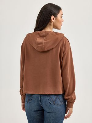 Women's Wrangler Graphic Cropped Relaxed Hoodie in Cacao Nibs