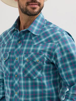 Men's Wrangler Retro® Long Sleeve Sawtooth Snap Pocket Western Shirt in Contrast Turquoise alternative view 3
