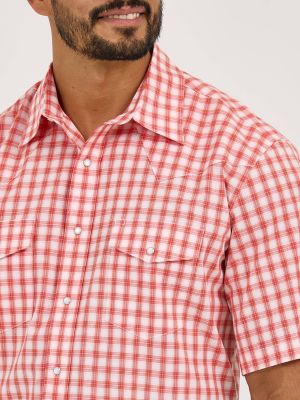 Men's Wrinkle Resist Short Sleeve Western Snap Plaid Shirt in Picnic Red alternative view 2