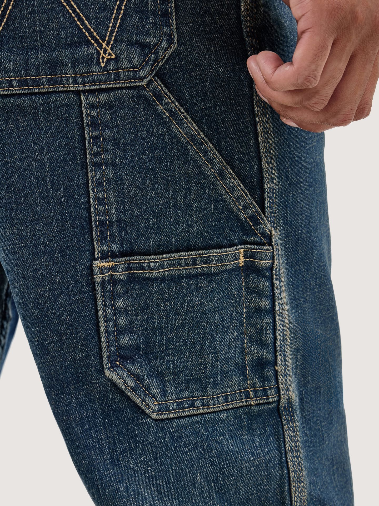 Мужские джинсы Wrangler Carpenter, цвет: Кедровый — фото 10