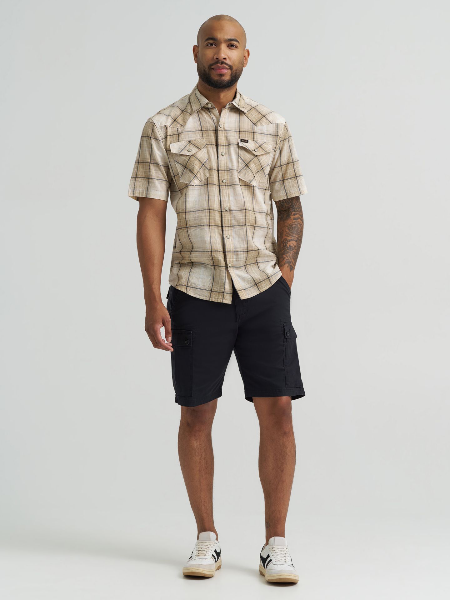 Мужские шорты Wrangler Stretch Ripstop Cargo Short, цвет: Caviar — фото 1