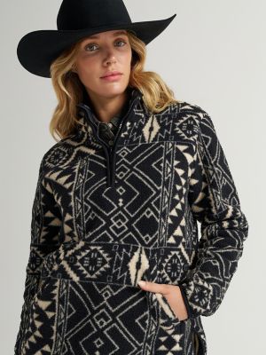 Women's Wrangler Retro® Quarter-Zip Sherpa Pullover in Black Geo