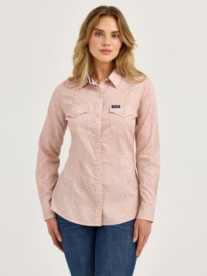 Women's Wrangler All Occasion Western Snap Shirt in Blush Pink