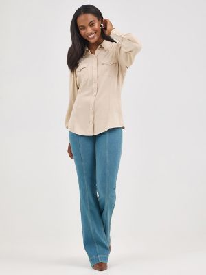 Women's Wrangler Poet Sleeve Western Shirt in Buff alternative view