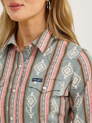 Women's Wrangler Retro® Southwestern Stripe Western Snap Shirt in Dusty Stripe alternative view 4