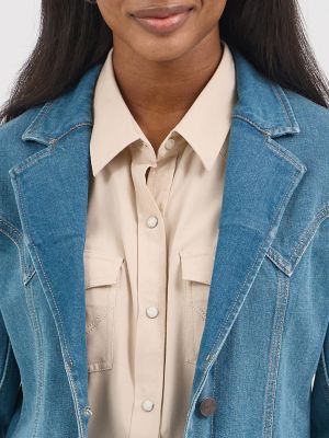 Women's Wrangler Denim Blazer in Light Denim alternative view 4