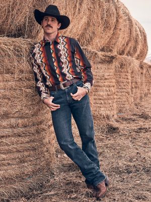 Men's Wrangler Retro® Slim Fit Bootcut Jean in Oakdale