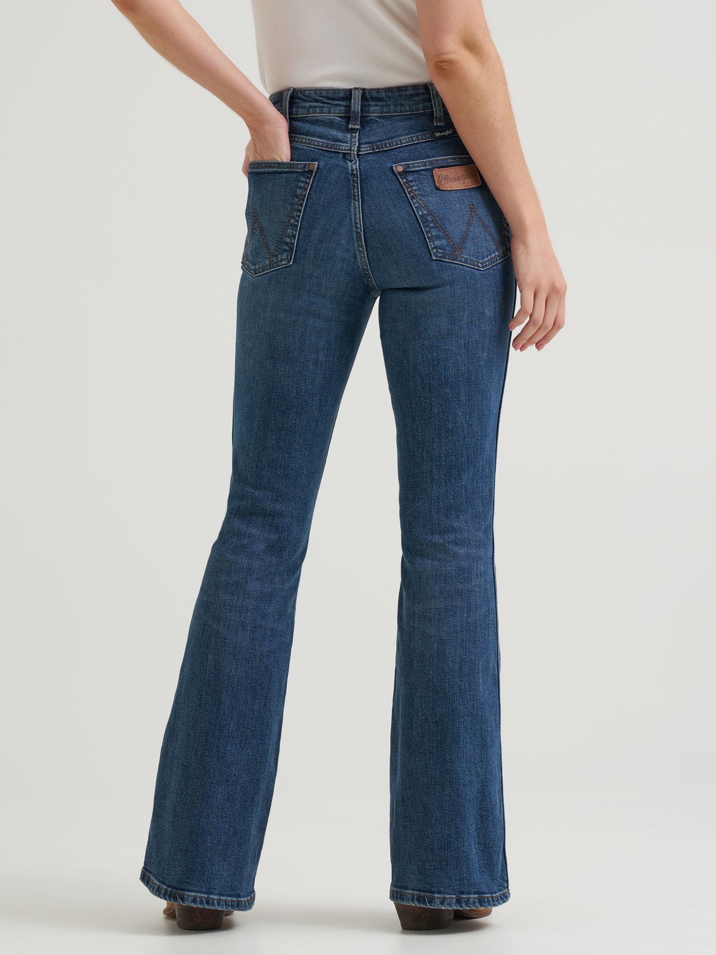 Женские джинсы Wrangler Retro® Bailey High Rise Flare, цвет: Hannah — фото 2