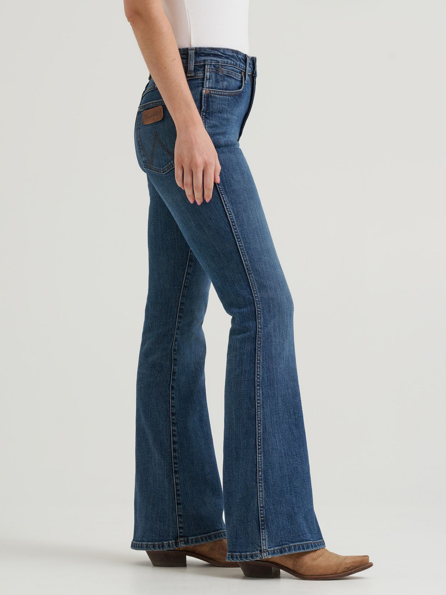 Женские джинсы Wrangler Retro® Bailey High Rise Flare, цвет: Hannah — фото 4