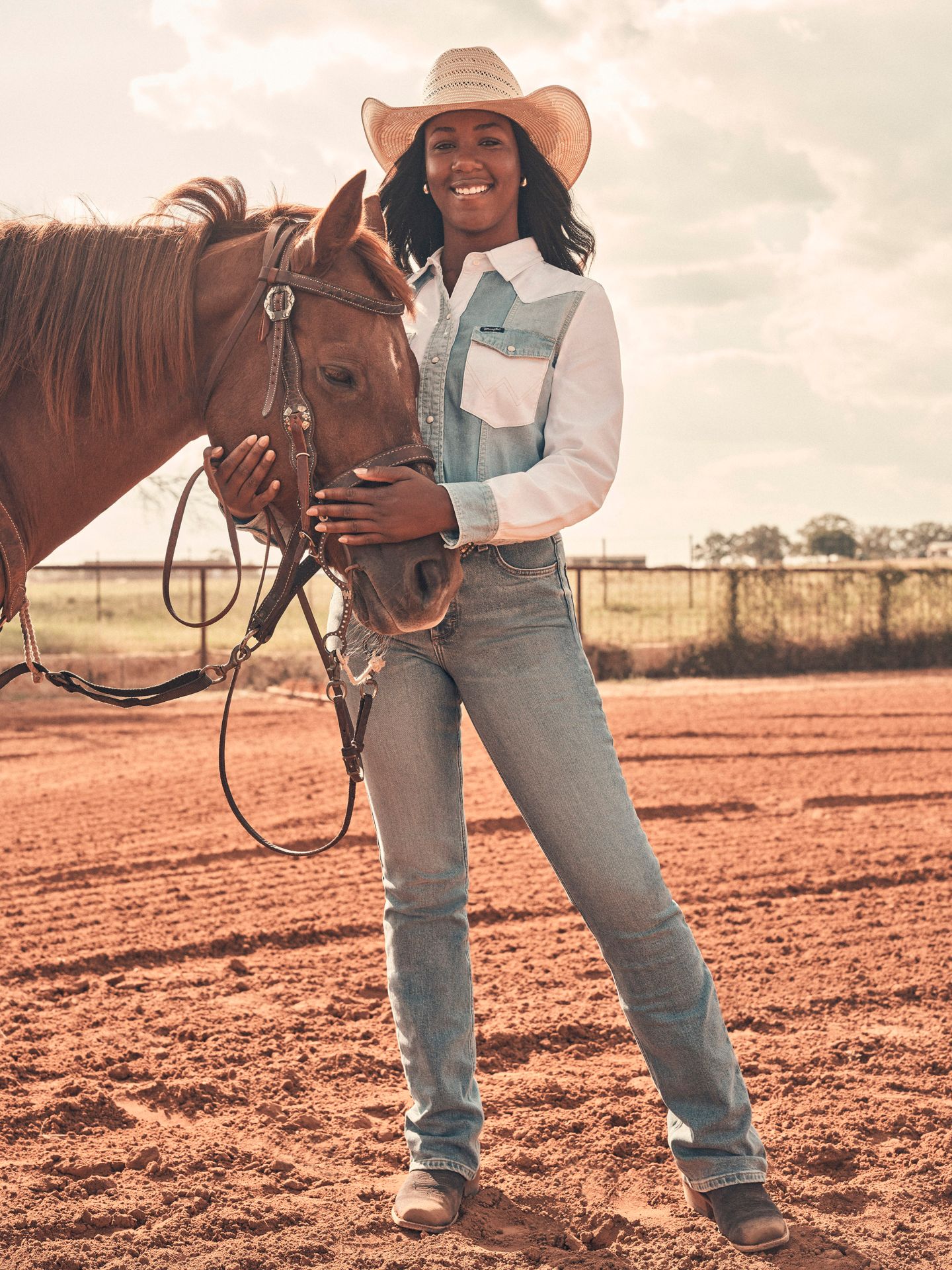 Женские джинсы Wrangler High Rise Rodeo Bootcut Riding Jean, цвет: Camila — фото 2