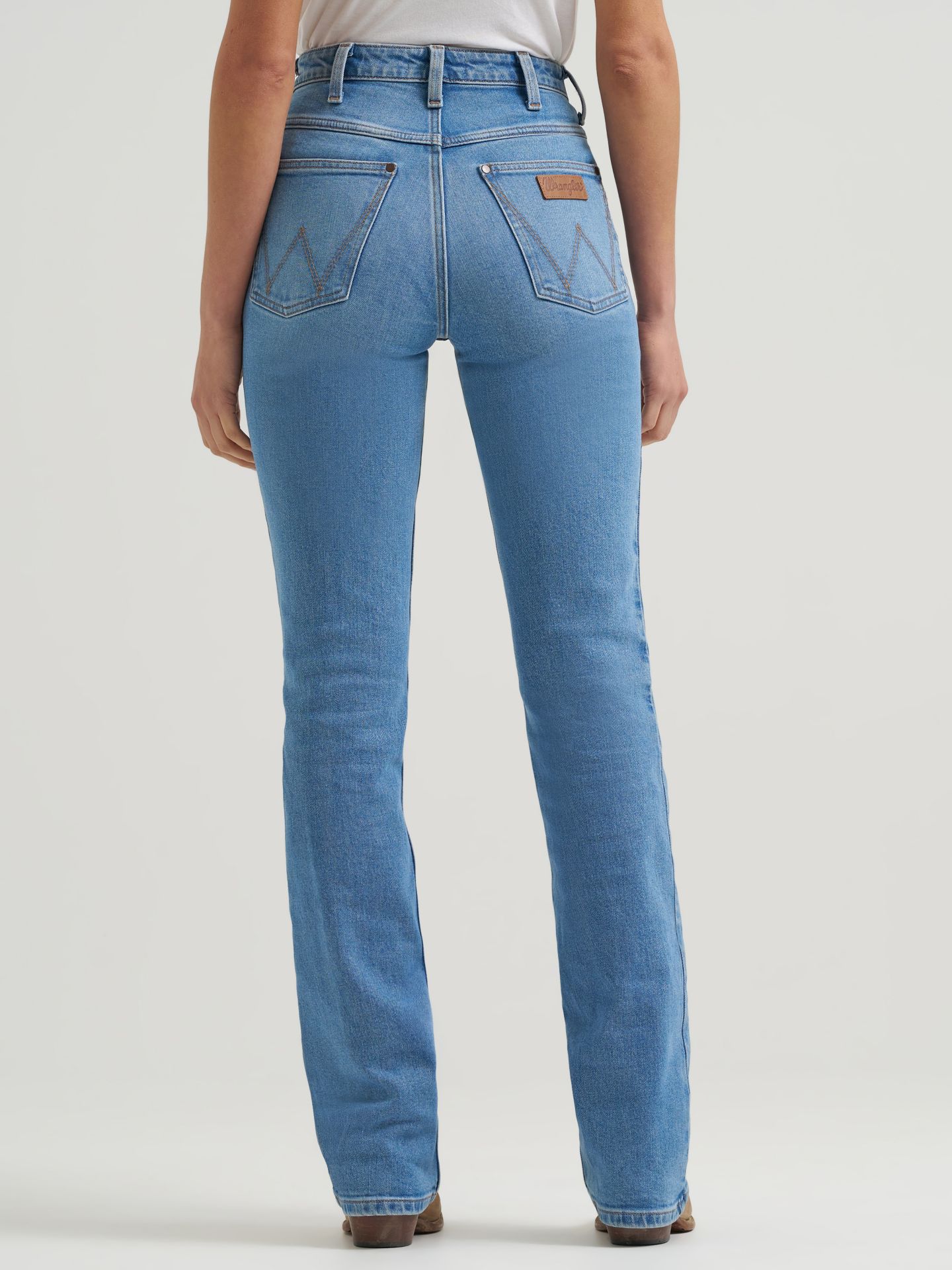 Женские джинсы Wrangler High Rise Rodeo Bootcut Riding Jean, цвет: Camila — фото 4