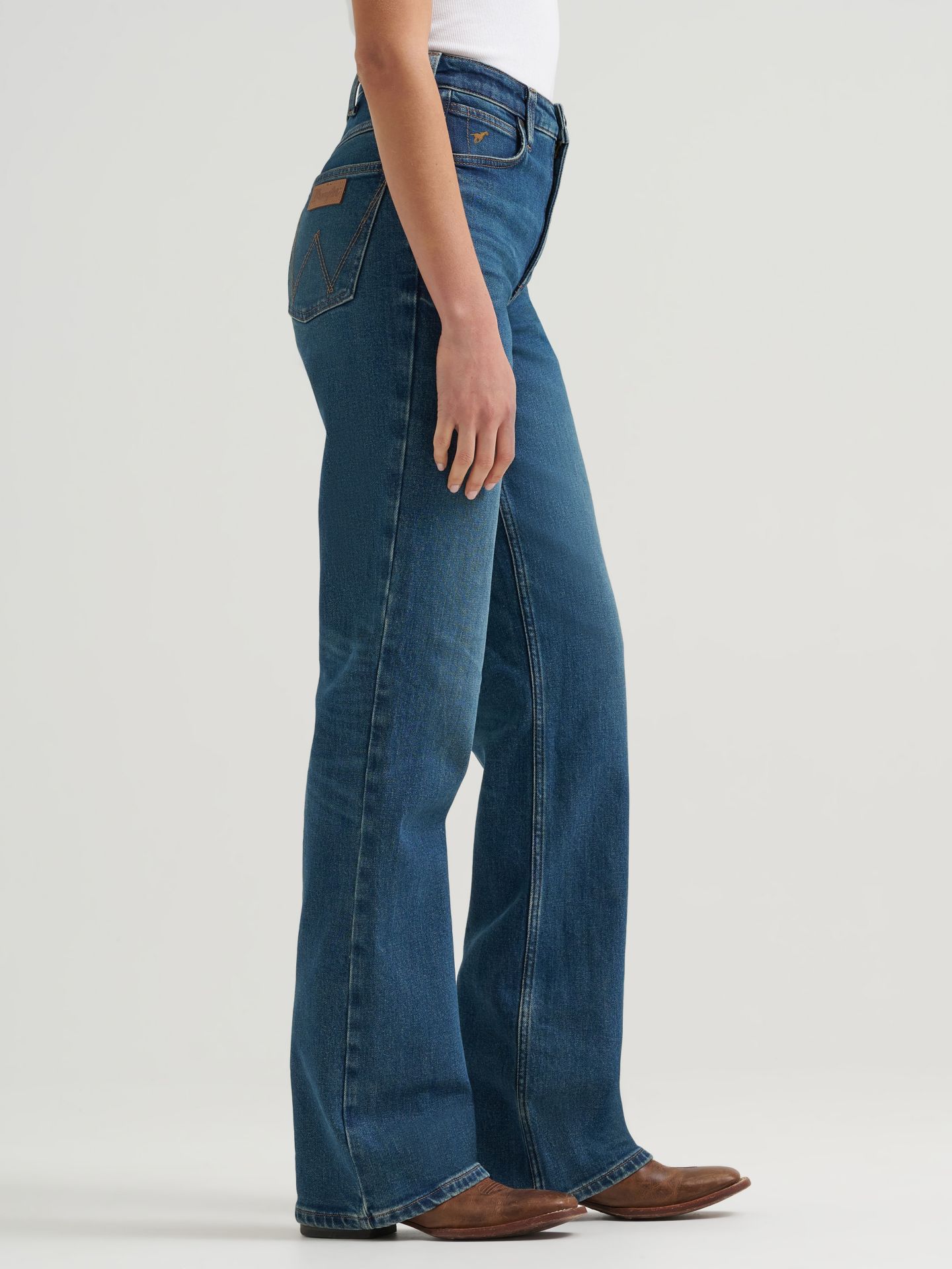 Женские джинсы Wrangler High Rise Skylar Relaxed Bootcut Riding, цвет: Lena — фото 8