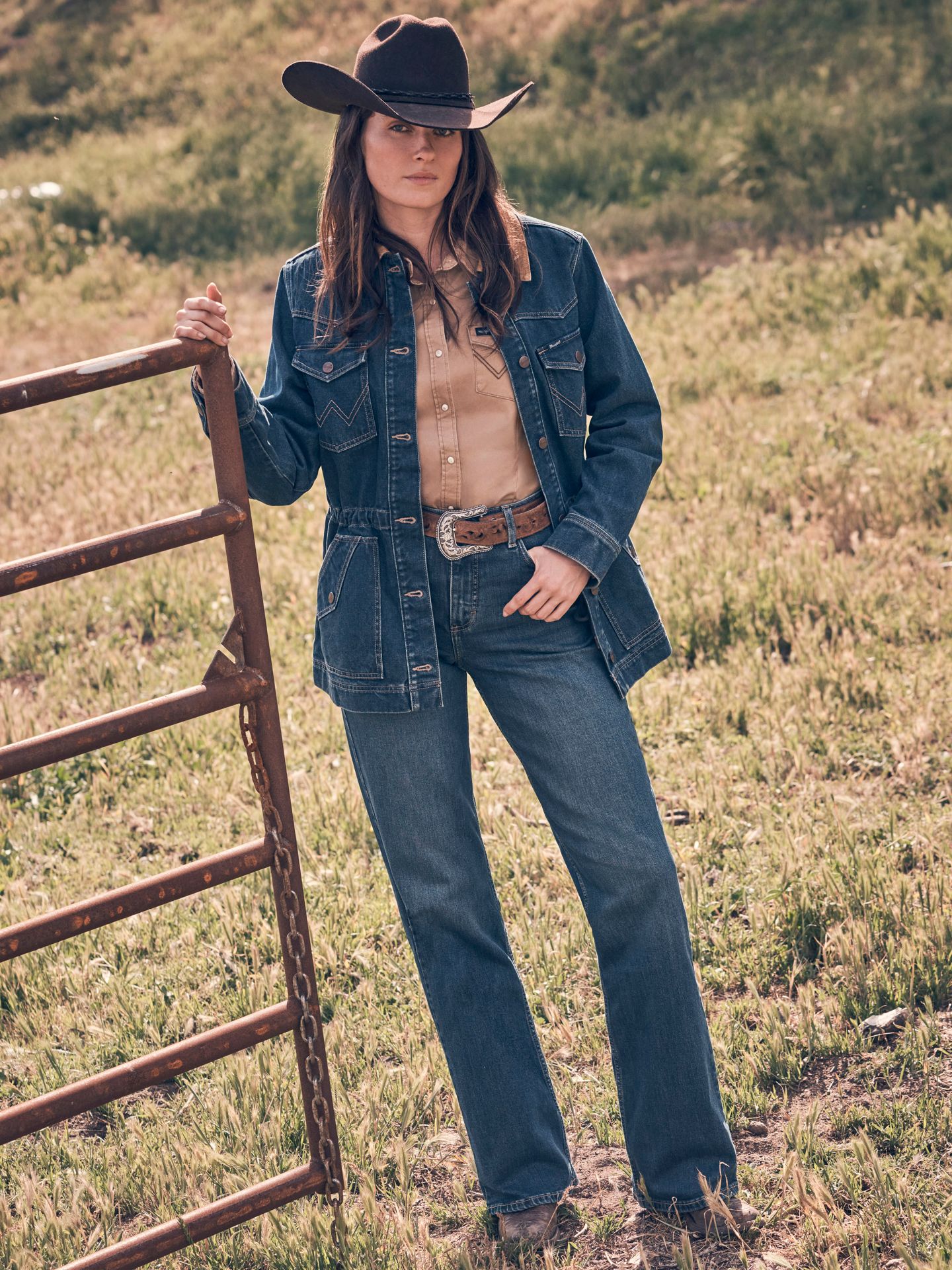 Женские джинсы Wrangler High Rise Skylar Relaxed Bootcut Riding, цвет: Lena — фото 1