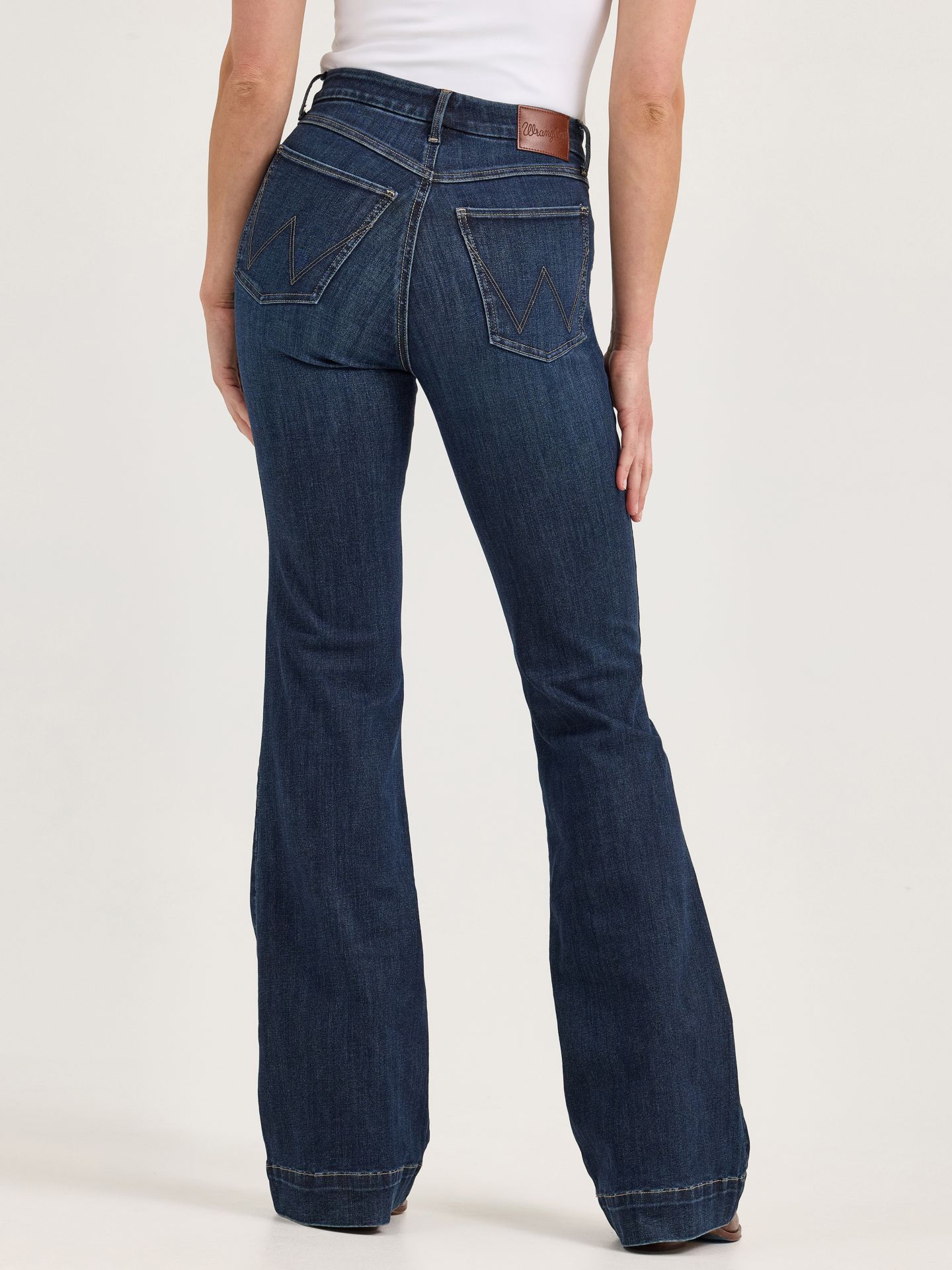Женские джинсы Wrangler Bespoke High Rise Trouser Jean, цвет: Alexandra — фото 6