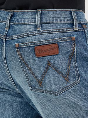 Men's Wrangler Retro® Relaxed Fit Bootcut Jean in Harris