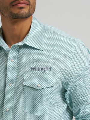 Men's Wrangler® Logo Long Sleeve Western Snap Shirt in Grassy alternative view 3