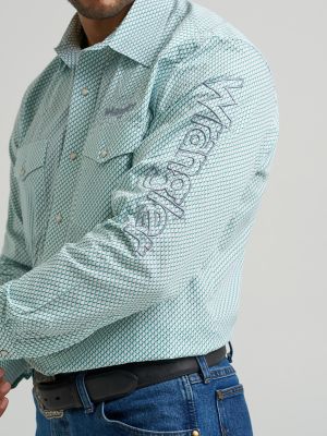 Men's Wrangler® Logo Long Sleeve Western Snap Shirt in Grassy alternative view 4
