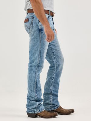 Men's Wrangler Retro® Slim Fit Bootcut Jean in Jones