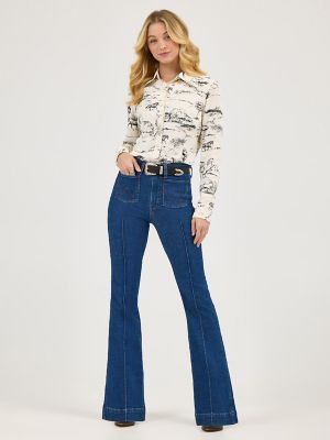 Wrangler x Lainey Wilson Bare Back Flare Jeans in Moonlight Wash alternative view 2