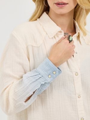 Wrangler x Lainey Wilson Gauzy Dip-Dye Western Snap Shirt in Dip -Dyed alternative view 4